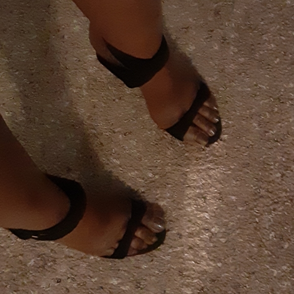 Shoes - Picture 3 of 4